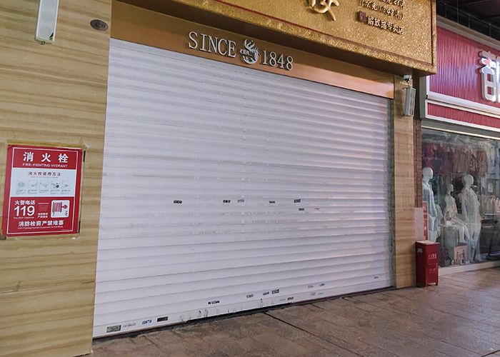 manual roll up doors cửa cuốn bằng tay